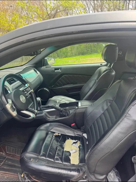 2012 Ford S197 Mustang - Image 7 of 11