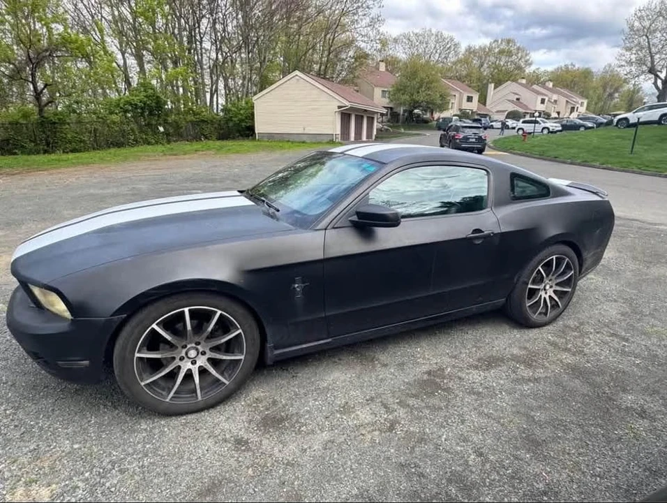 2012 Ford S197 Mustang - Image 2 of 11