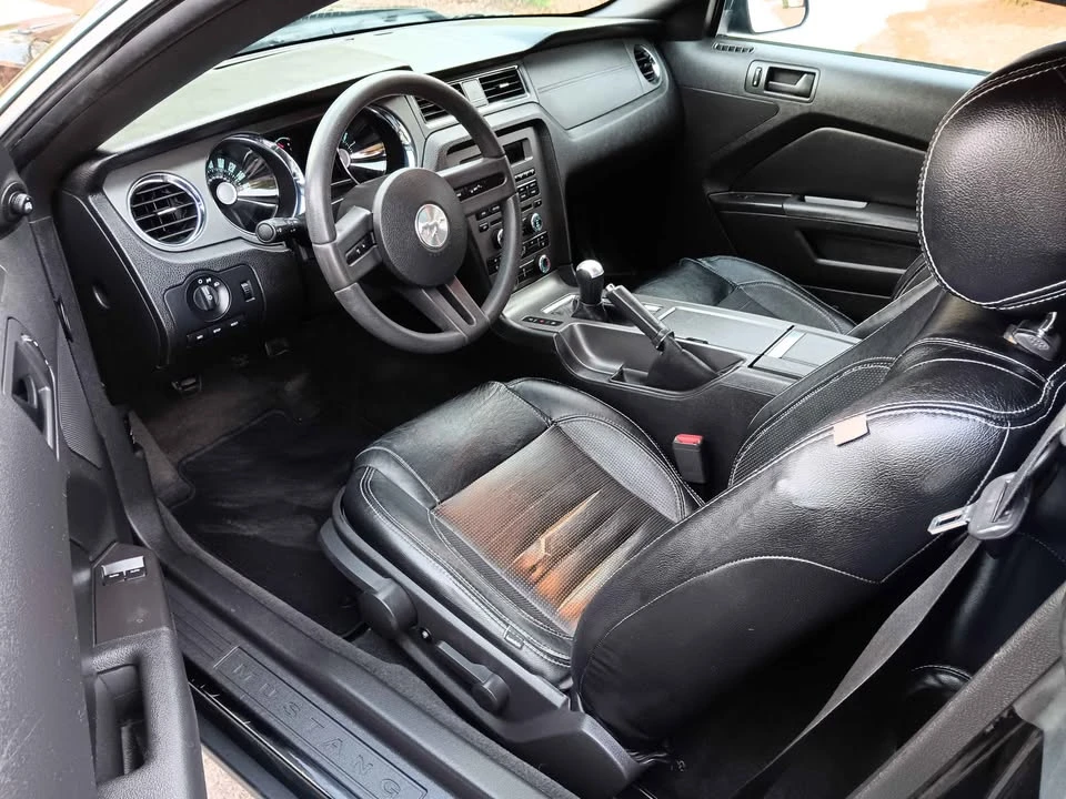 2012 Ford S197 Mustang - Image 9 of 18