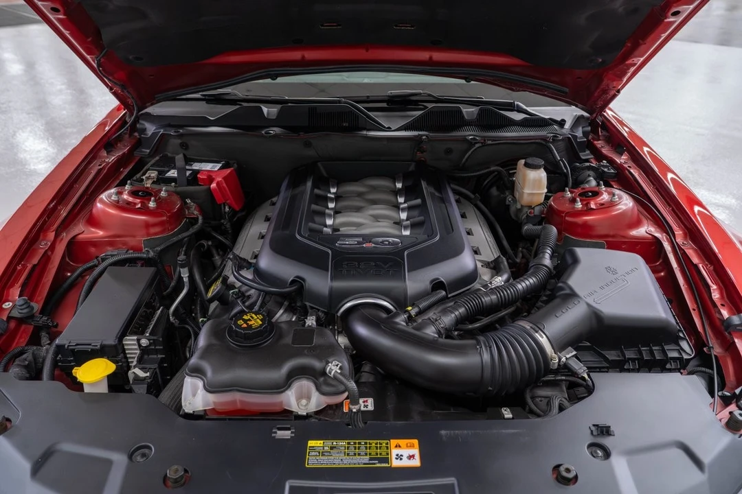 2012 Ford S197 Mustang - Image 28 of 31