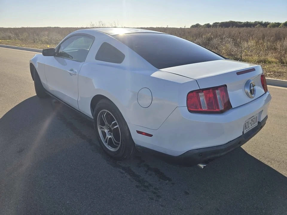2012 Ford S197 Mustang - Image 4 of 5
