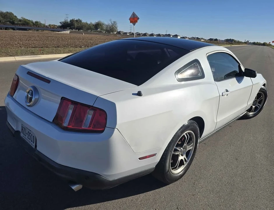 2012 Ford S197 Mustang - Image 3 of 5