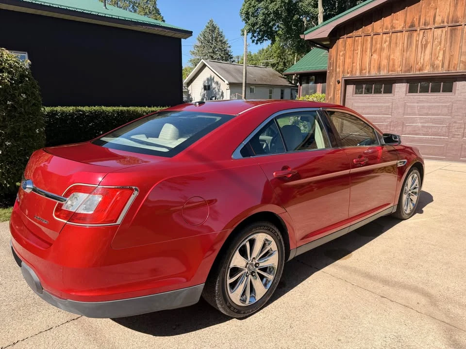 2012 Ford Taurus 6th Gen - Image 5 of 18