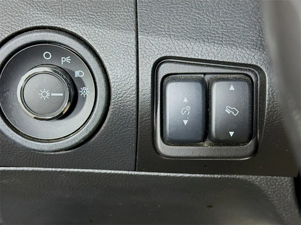2012 Ford Taurus 5th Gen - Image 11 of 12