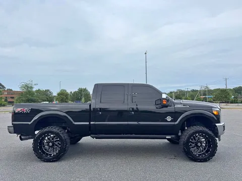 2012 Ford F-250 Super Duty Crew Cab Lariat