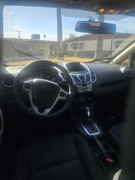 2012 Ford Fiesta - Image 7 of 10