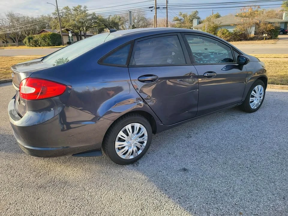 2012 Ford Fiesta - Image 4 of 10