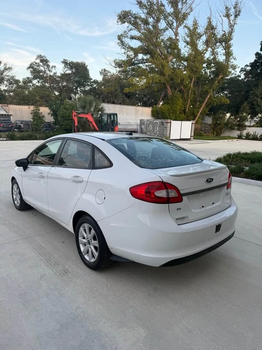 2012 Ford Fiesta - Image 6 of 14
