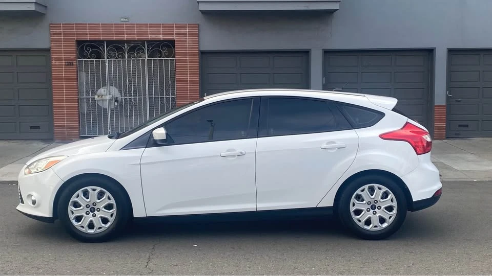 2012 Ford Focus 3rd Gen - Image 2 of 10