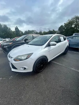 2012 Ford Focus Titanium Hatchback