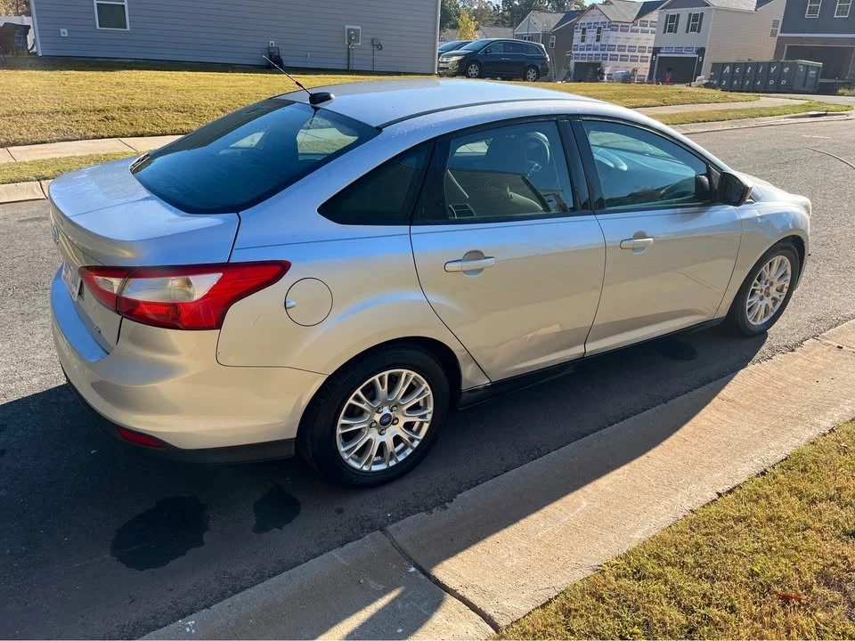 2012 Ford Focus 3rd Gen - Image 2 of 11