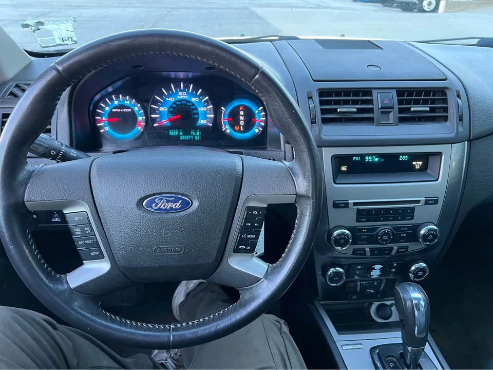 2012 Ford Fusion 1st Gen - Image 16 of 17