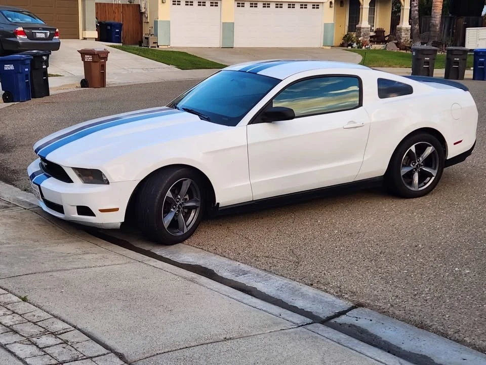 2012 Ford S197 Mustang - Image 2 of 7