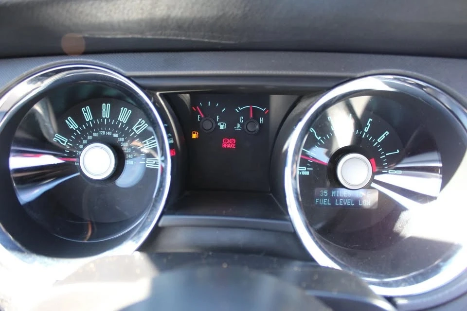 2012 Ford S197 Mustang - Image 11 of 20