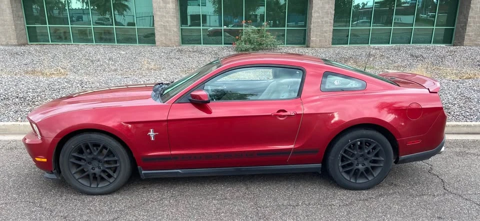 2012 Ford S197 Mustang - Image 2 of 17