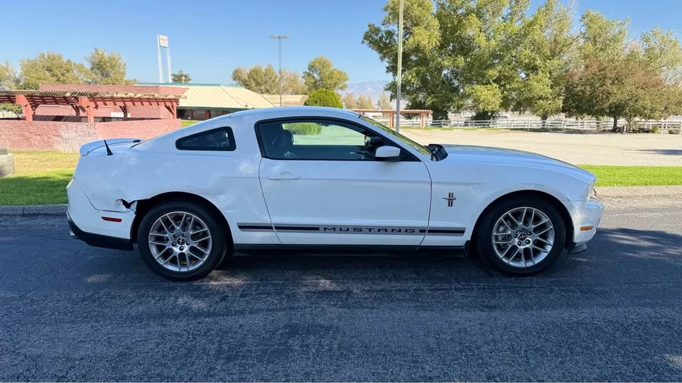 2012 Ford S197 Mustang - Image 5 of 12