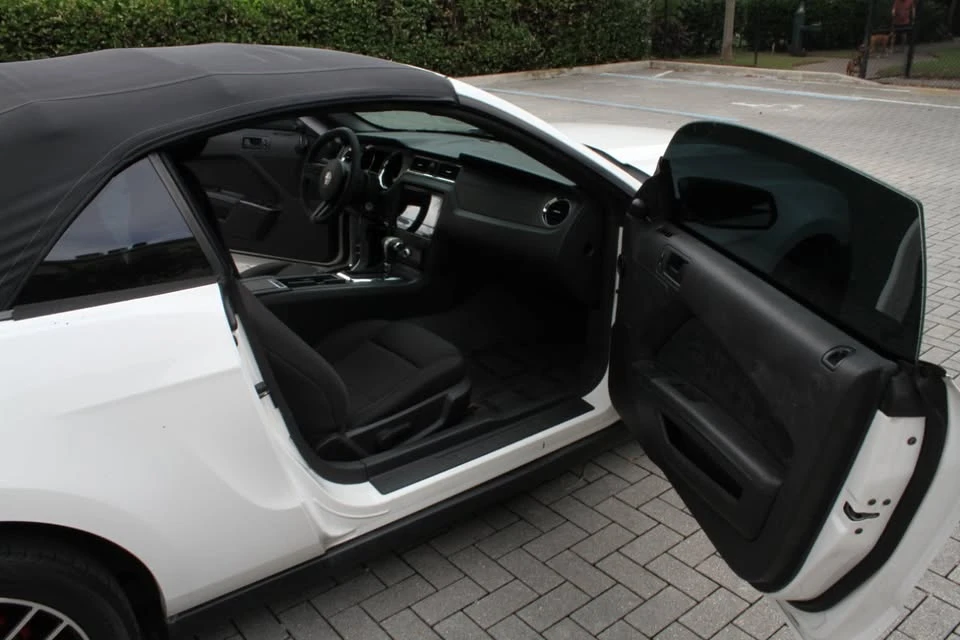 2012 Ford S197 Mustang - Image 10 of 13