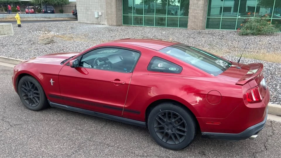 2012 Ford S197 Mustang - Image 9 of 17
