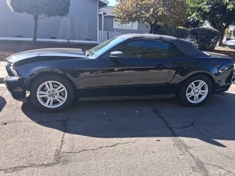 2012 Ford S197 Mustang - Image 2 of 3
