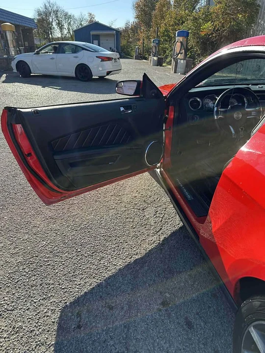 2012 Ford S197 Mustang - Image 6 of 8