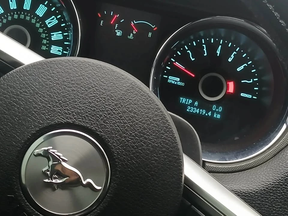 2012 Ford S197 Mustang - Image 2 of 2