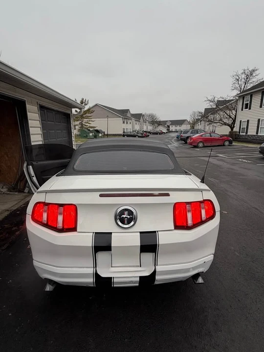 2012 Ford S197 Mustang - Image 5 of 11