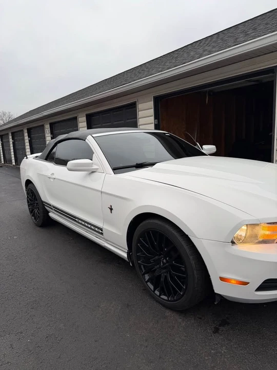 2012 Ford S197 Mustang - Image 2 of 11