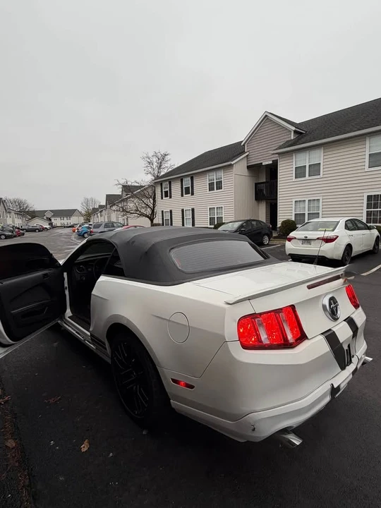 2012 Ford S197 Mustang - Image 6 of 11