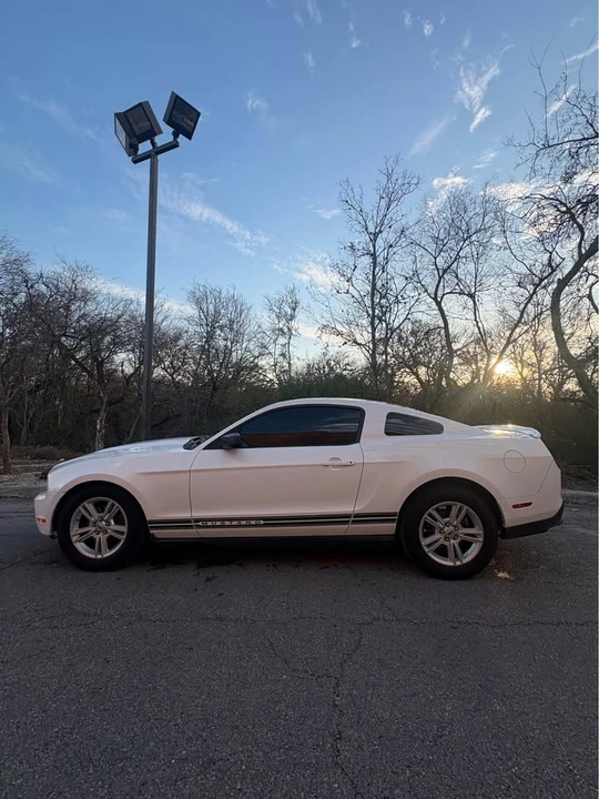 2012 Ford S197 Mustang - Image 2 of 5