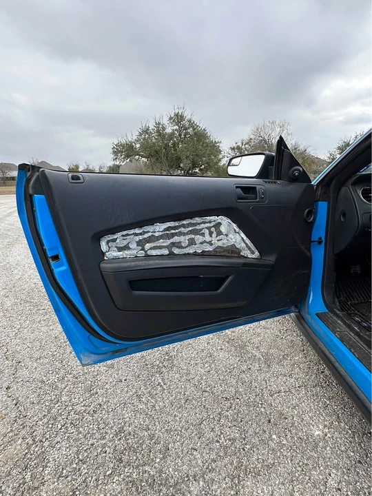 2012 Ford S197 Mustang - Image 11 of 13