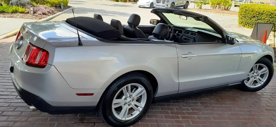 2012 Ford S197 Mustang - Image 6 of 19
