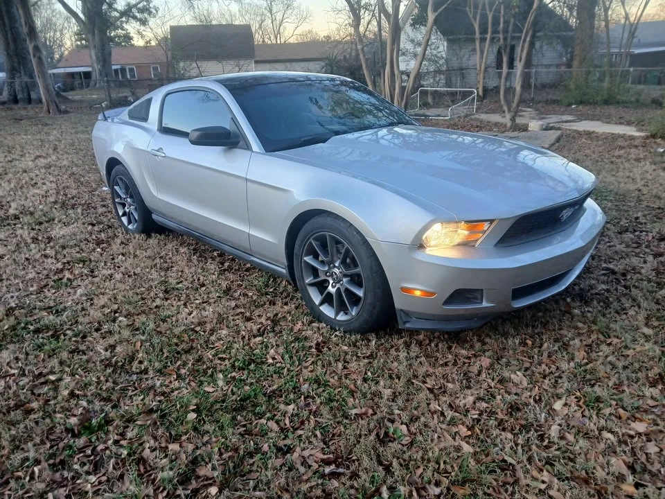 2012 Ford S197 Mustang - Image 2 of 19