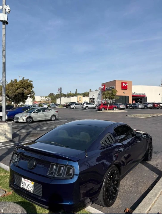 2012 Ford S197 Mustang - Image 2 of 8