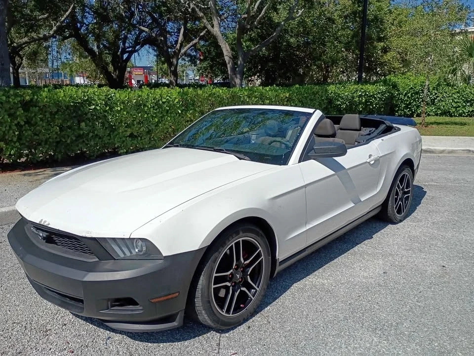 2012 Ford S197 Mustang - Image 2 of 15
