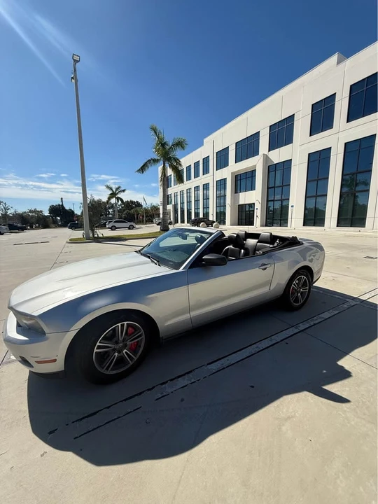 2012 Ford S197 Mustang - Image 2 of 18