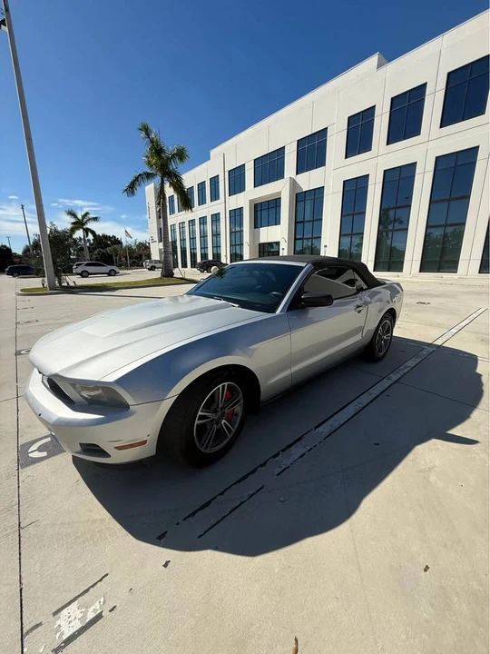 2012 Ford S197 Mustang - Image 14 of 18