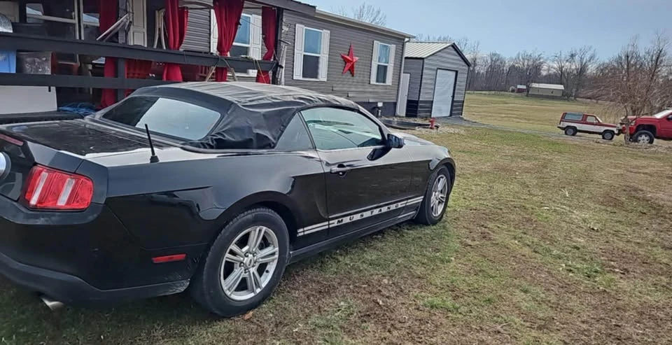 2012 Ford S197 Mustang - Image 2 of 2