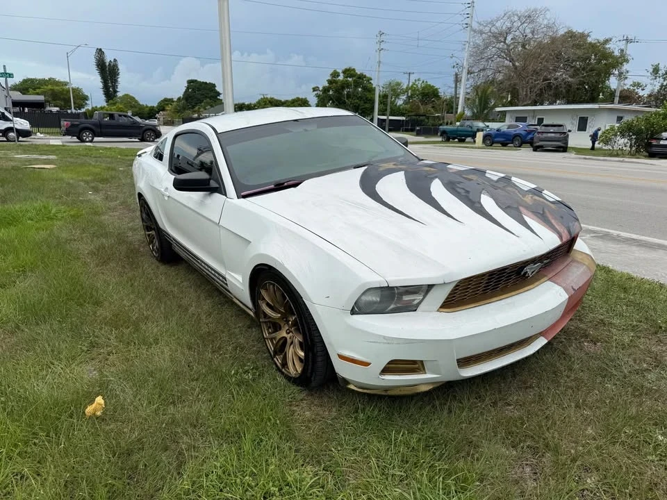 2012 Ford S197 Mustang - Image 2 of 19