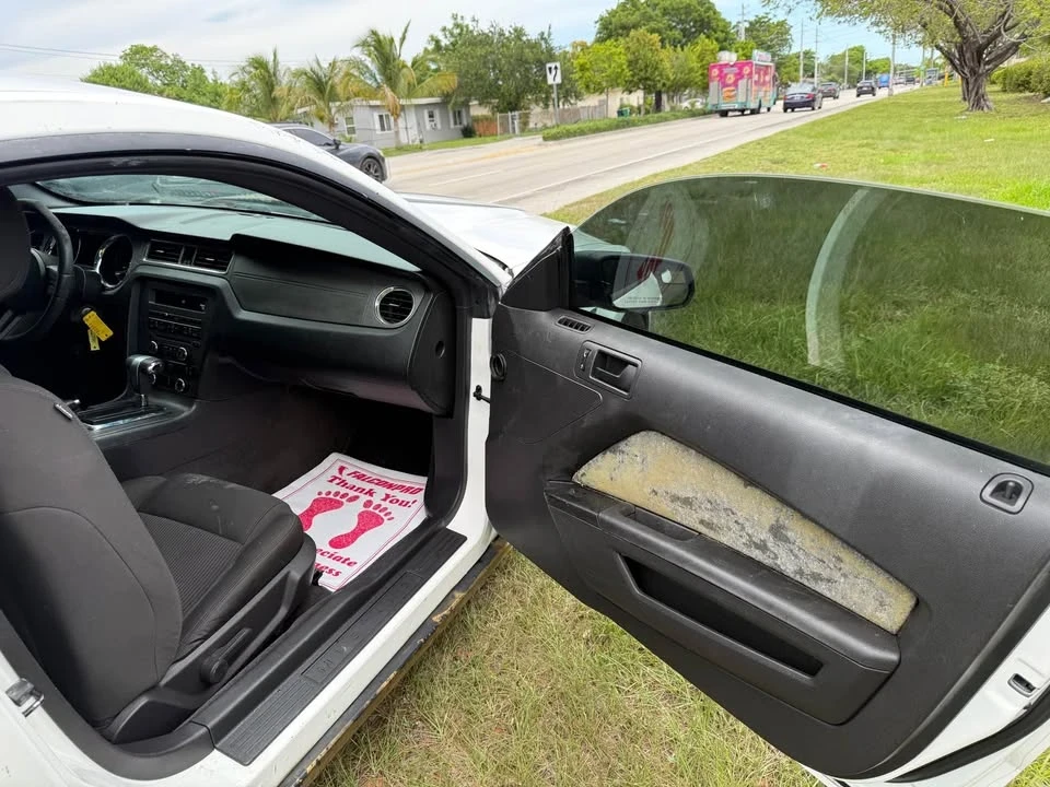 2012 Ford S197 Mustang - Image 15 of 19