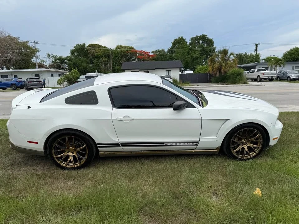 2012 Ford S197 Mustang - Image 5 of 19