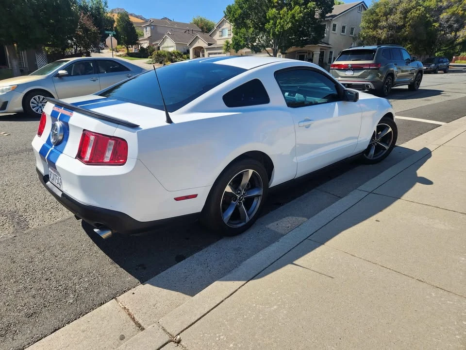 2012 Ford S197 Mustang - Image 5 of 6