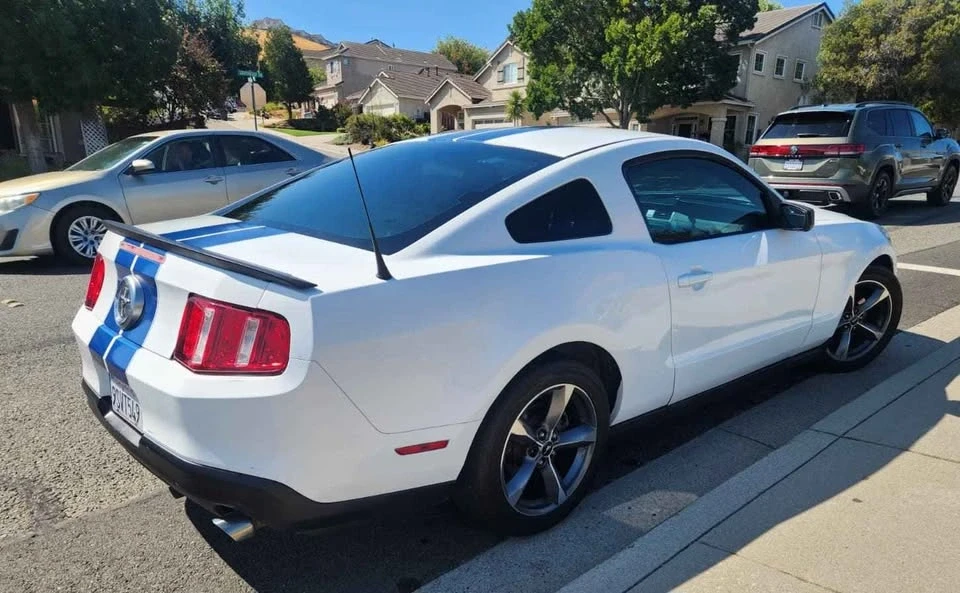 2012 Ford S197 Mustang - Image 6 of 8