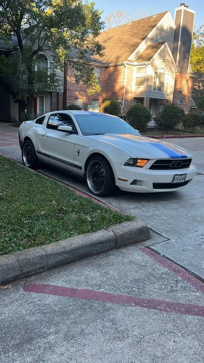 2012 Ford S197 Mustang - Image 4 of 4