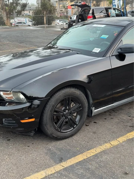 2012 Ford S197 Mustang - Image 2 of 2