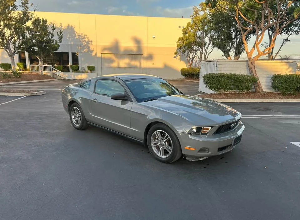 2012 Ford S197 Mustang - Image 2 of 5