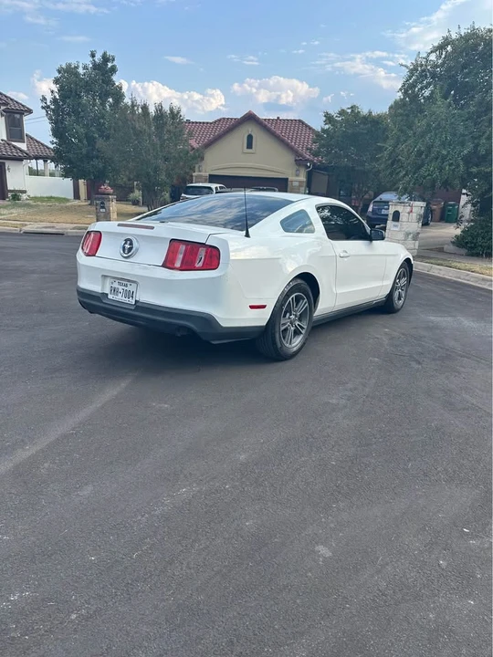 2012 Ford S197 Mustang - Image 2 of 18