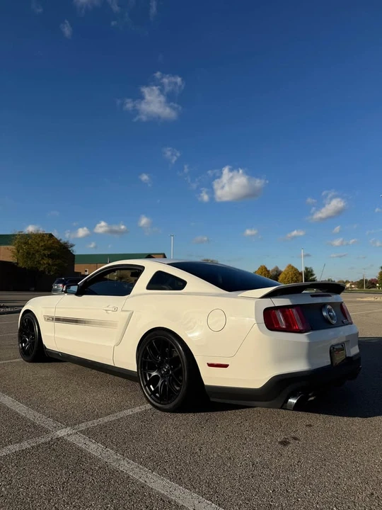 2012 Ford S197 Mustang - Image 2 of 16