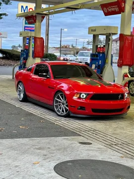 2012 Ford Mustang Premium Coupe