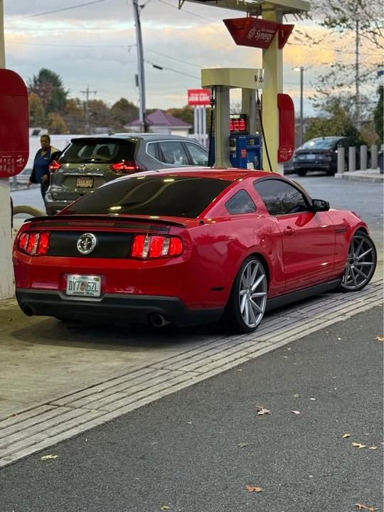2012 Ford S197 Mustang - Image 2 of 12