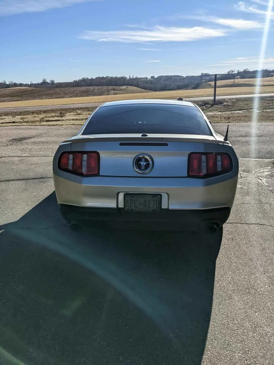 2012 Ford S197 Mustang - Image 2 of 8
